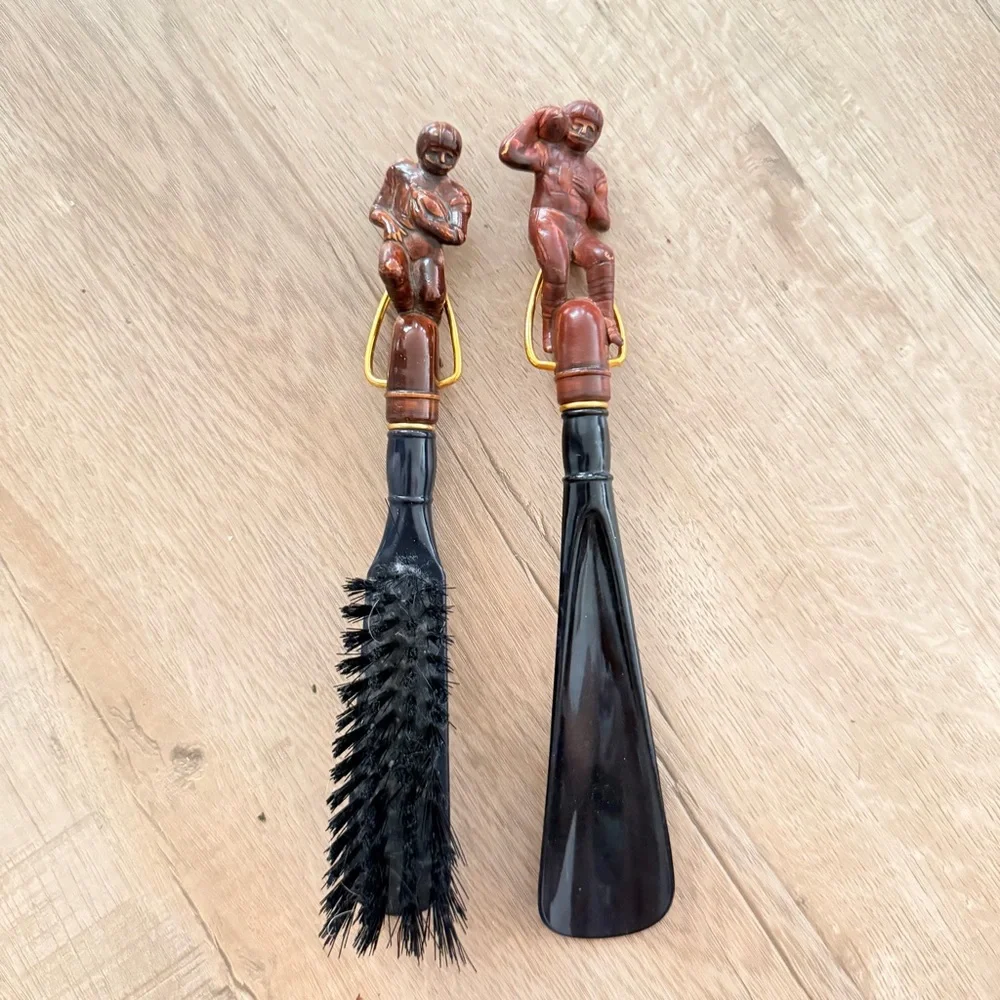 Vintage 1950-60s Cloth Shoe Brush & Shoe Horn Set, Football‎ Player, Quarterback